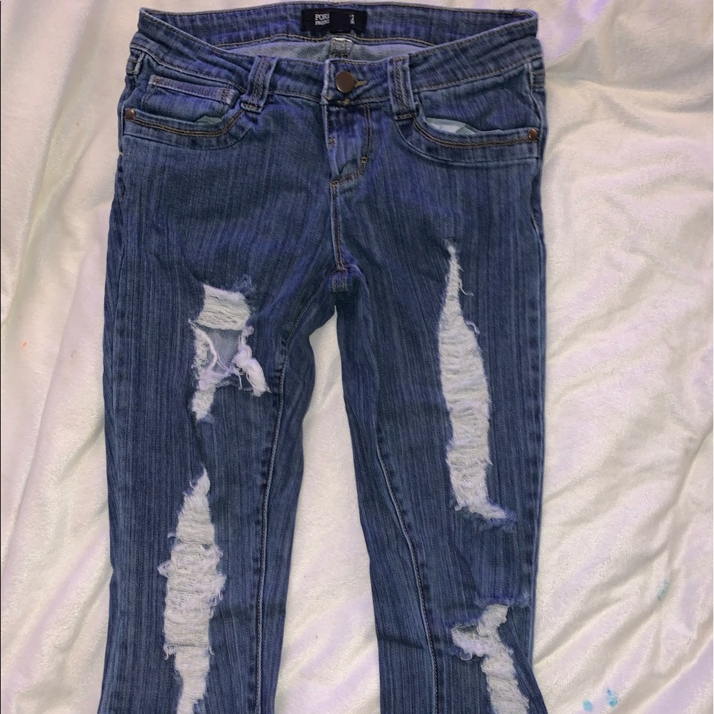 Ripped skinny jeans